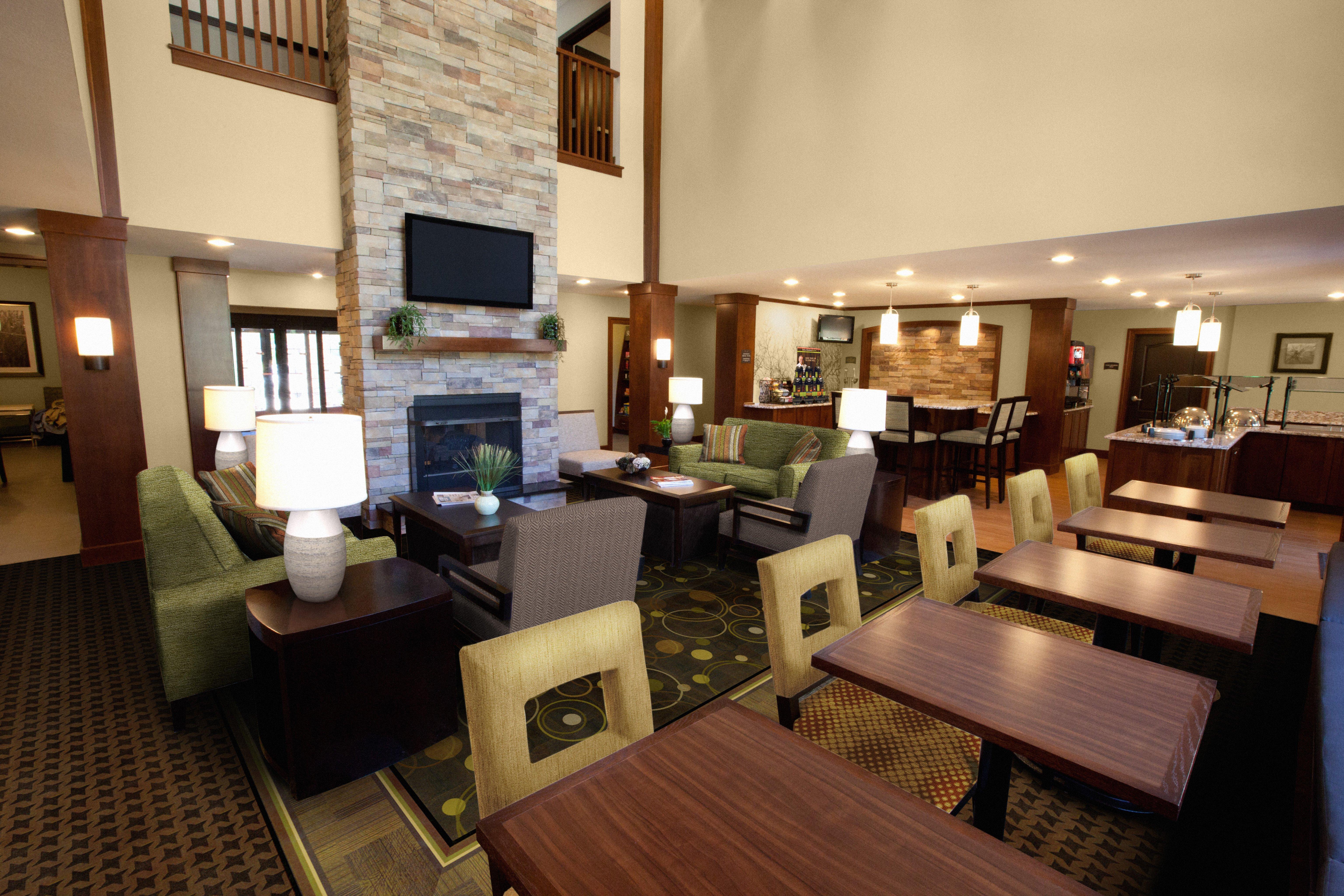 מרלינד הייטס Staybridge Suites St Louis - Westport By Ihg מראה חיצוני תמונה